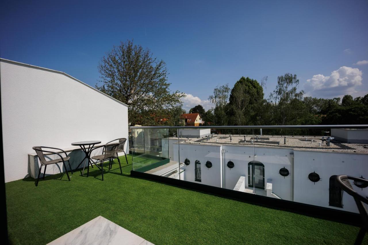 Villa Bauhaus Wellness Apartman Fsz. 3 Шиофок Экстерьер фото