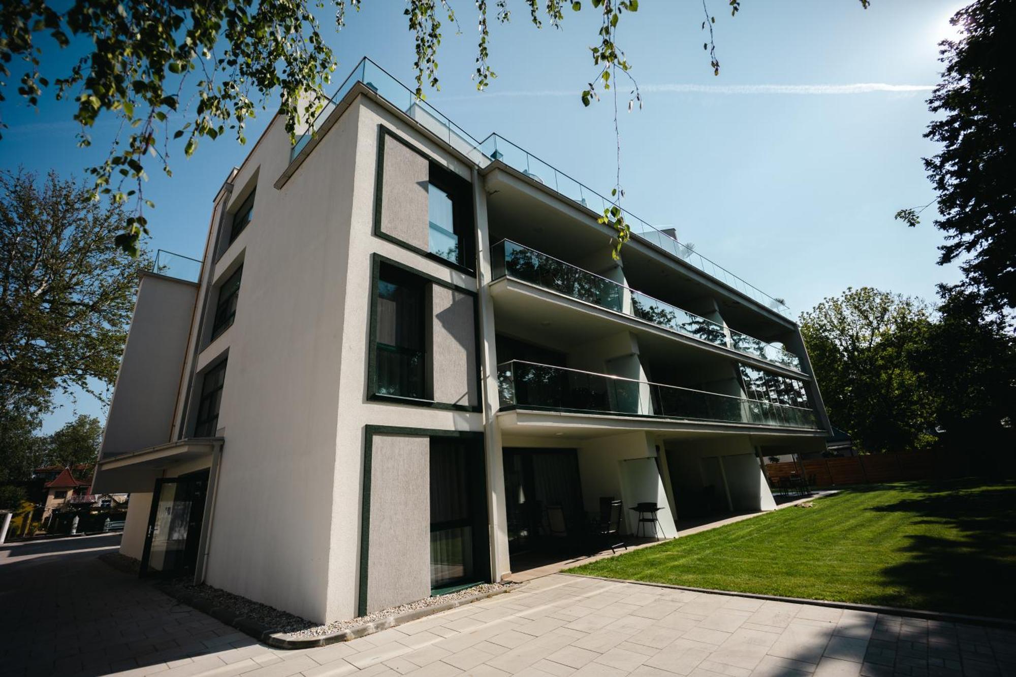 Villa Bauhaus Wellness Apartman Fsz. 3 Шиофок Экстерьер фото